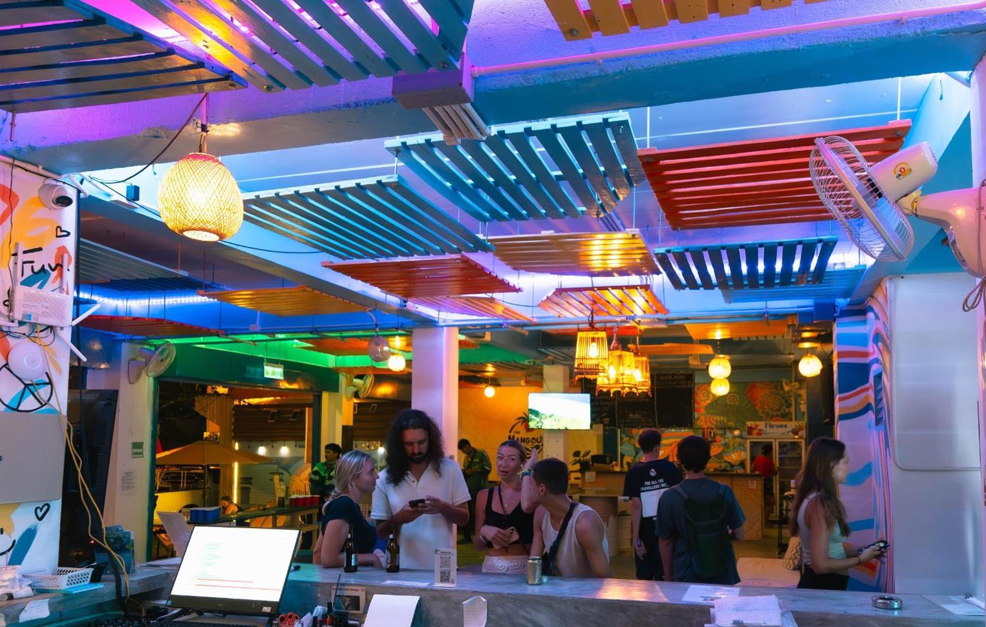 The Hangout Hostel Ao Nang Luaran gambar